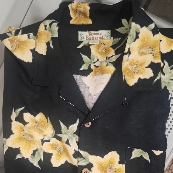 Vintage 90s Tommy Bahama Black Floral 100% Silk Hawaiian Shirt - Picture 2 of 8